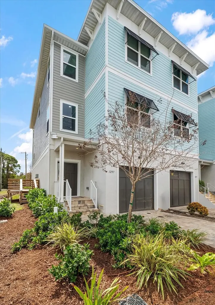 1297 Savona Drive NE St Petersburg FL 33702