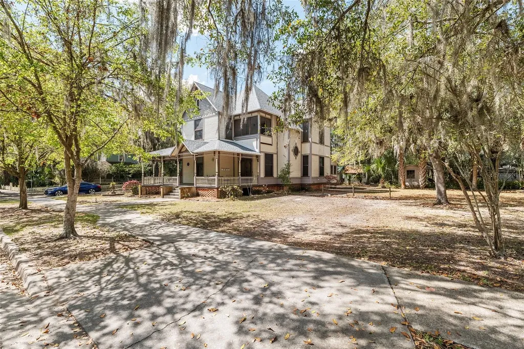 306 NE 3rd Street Gainesville FL 32601