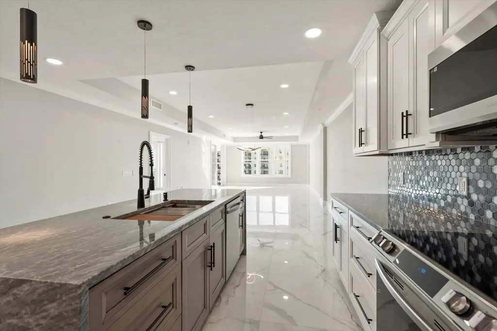 211 Dolphin Point Clearwater Beach FL 33767