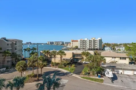 211 Dolphin Point Clearwater Beach FL 33767