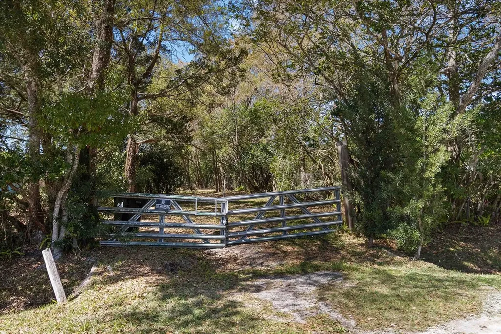 2700 Aein Road Orlando FL 32817