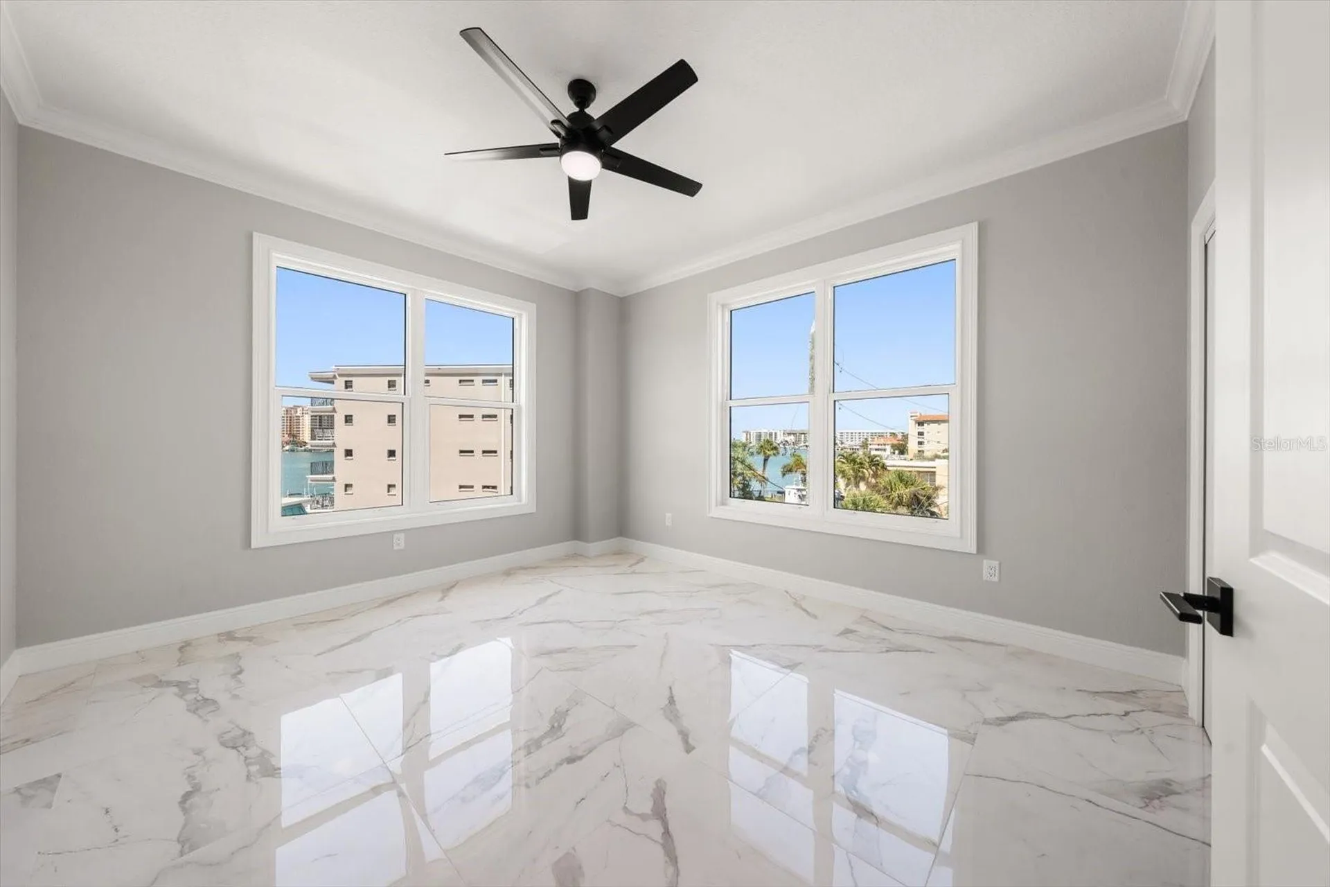 211 Dolphin Point Clearwater FL 33767