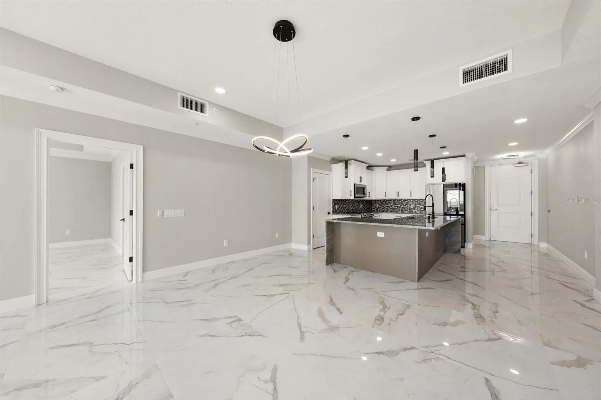 211 Dolphin Point Clearwater FL 33767