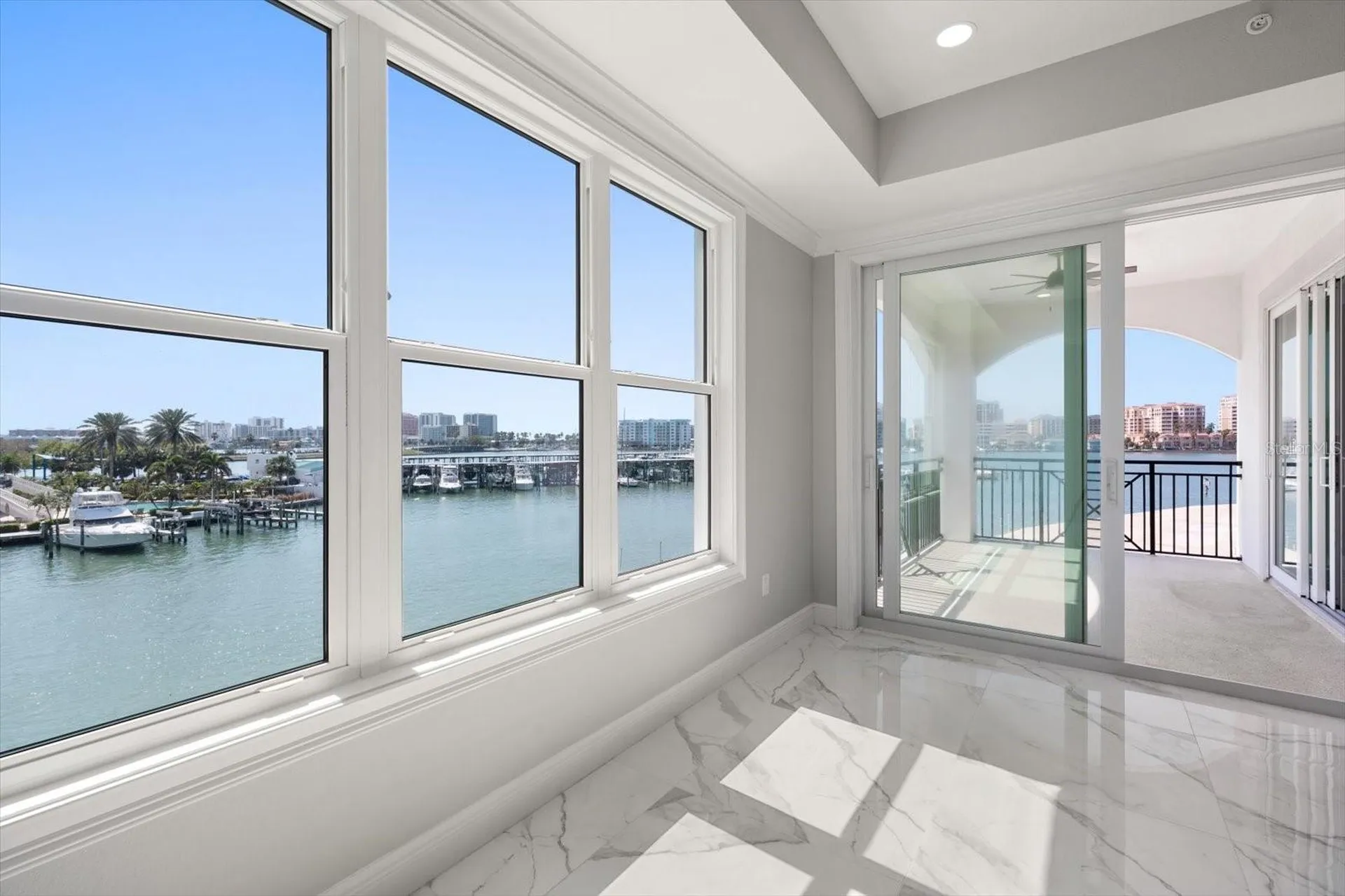 211 Dolphin Point Clearwater FL 33767