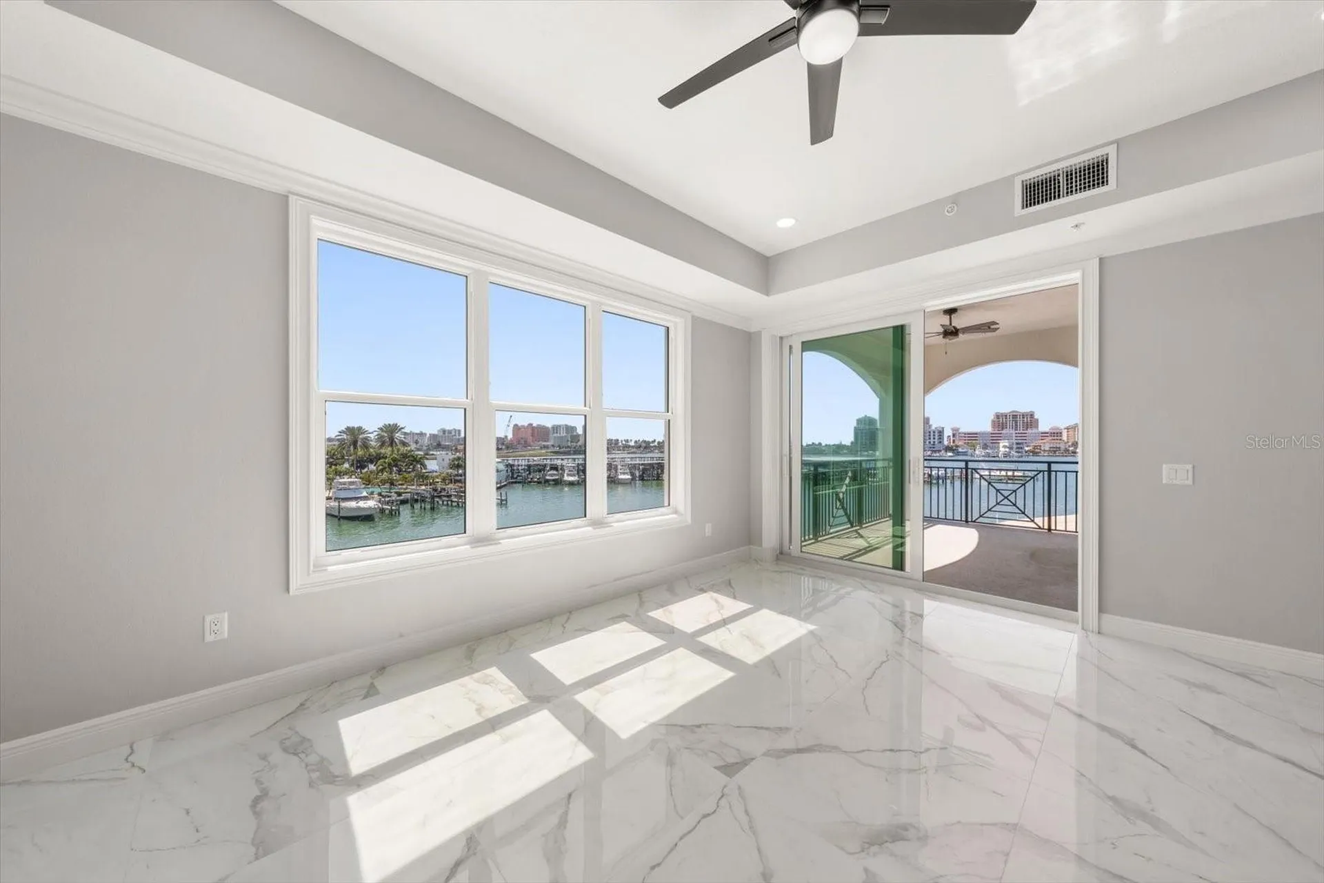 211 Dolphin Point Clearwater FL 33767