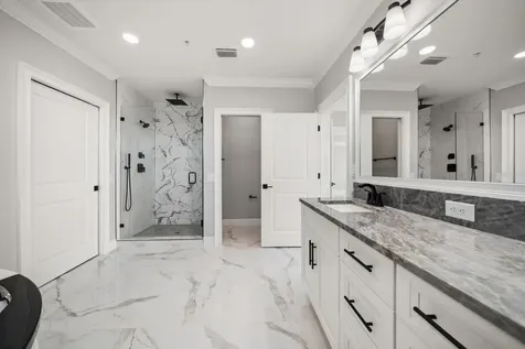 211 Dolphin Point Clearwater FL 33767