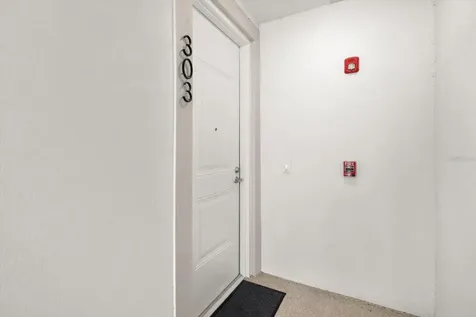 211 Dolphin Point Clearwater FL 33767