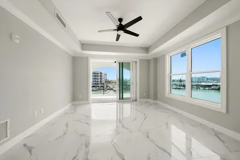 211 Dolphin Point Clearwater FL 33767
