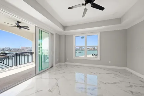 211 Dolphin Point Clearwater FL 33767