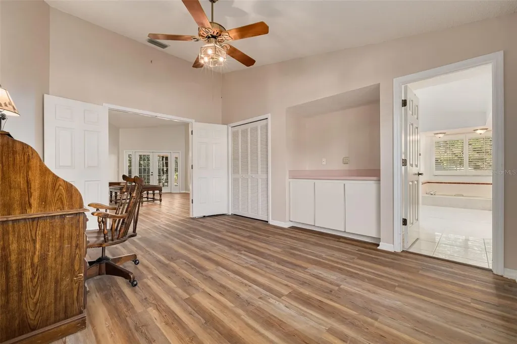 470 Hickorynut Avenue Oldsmar FL 34677