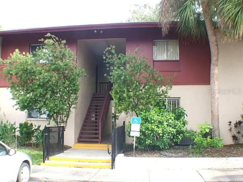 8609 N Champlain Court Tampa FL 33614