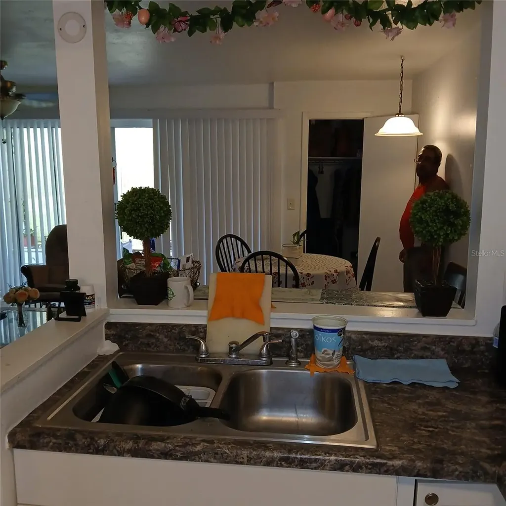 8609 N Champlain Court Tampa FL 33614