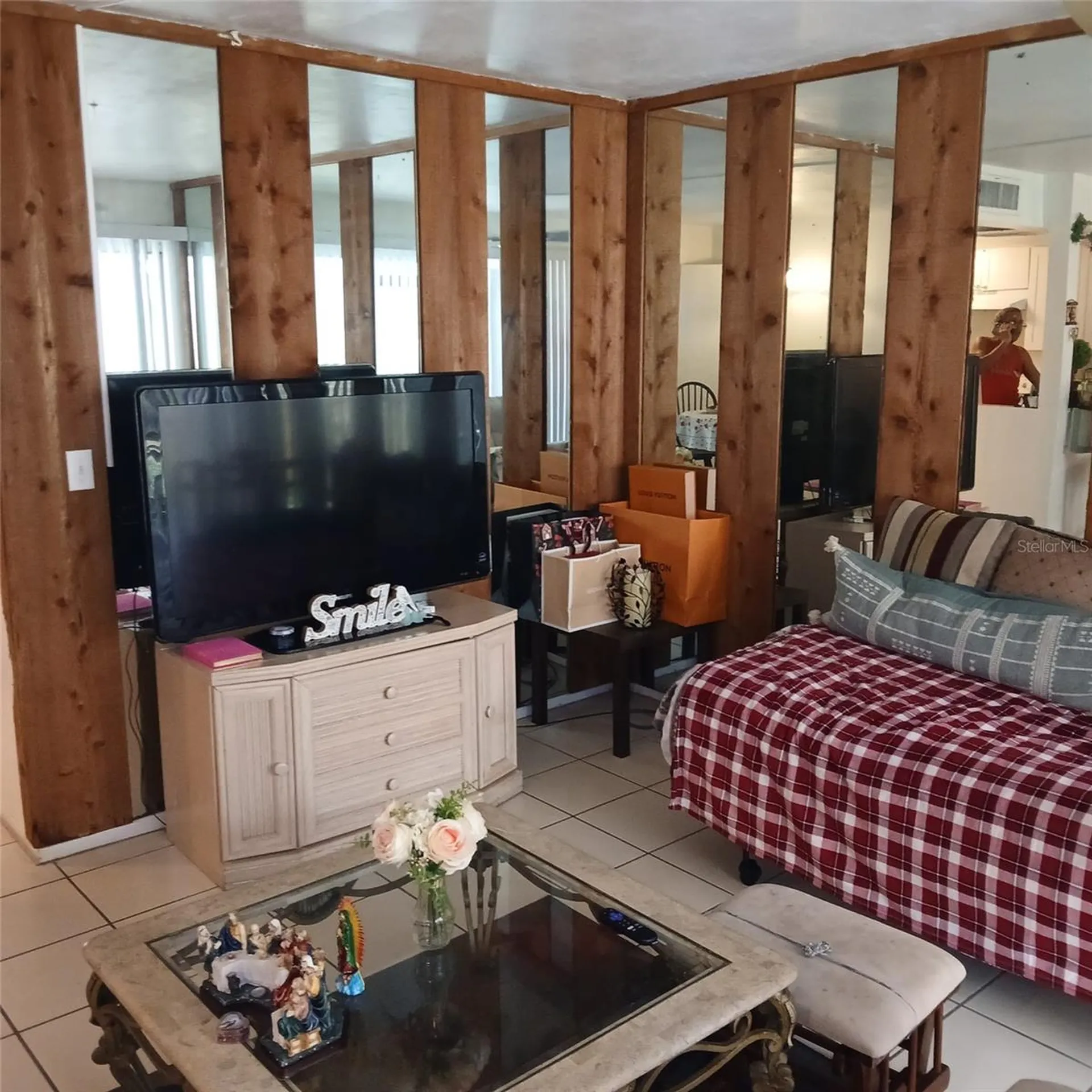 8609 N Champlain Court Tampa FL 33614