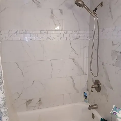8609 N Champlain Court Tampa FL 33614