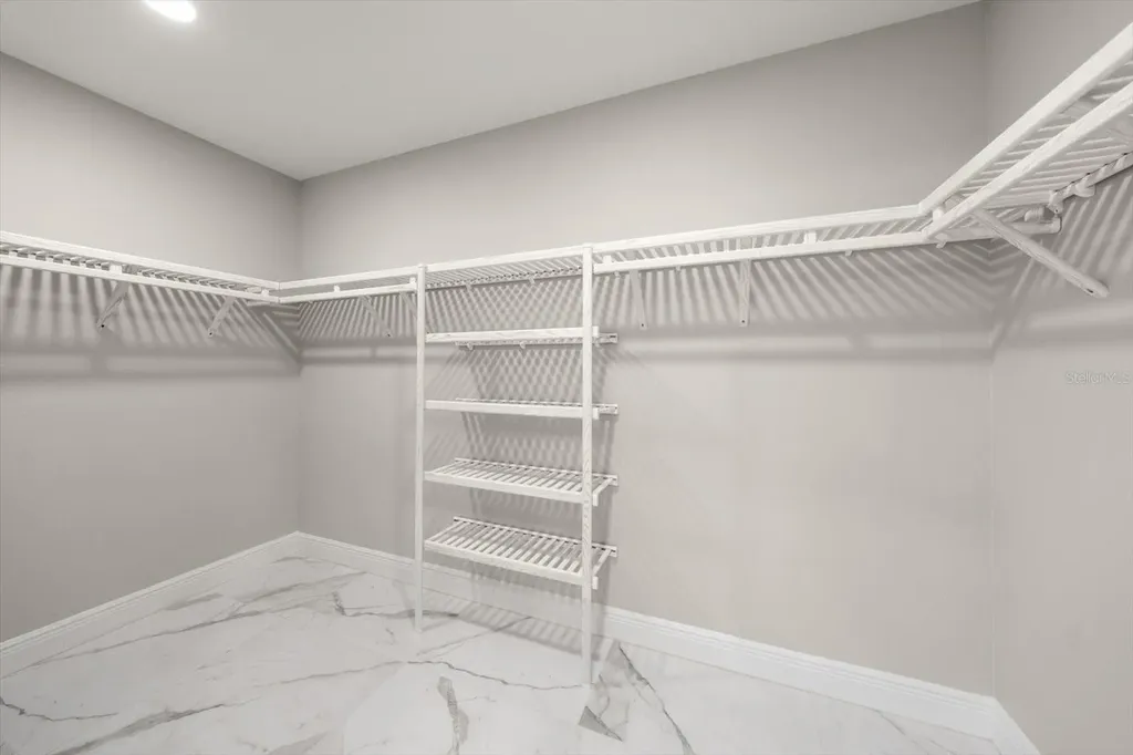 211 Dolphin Point Clearwater FL 33767