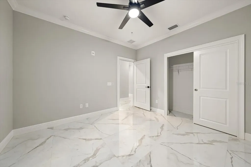 211 Dolphin Point Clearwater FL 33767