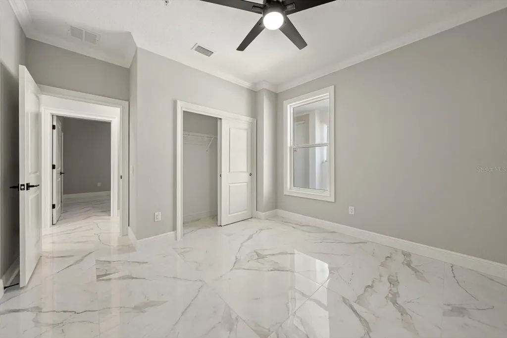 211 Dolphin Point Clearwater FL 33767