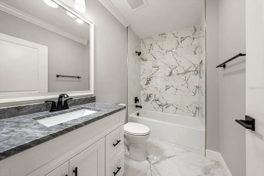 211 Dolphin Point Clearwater FL 33767