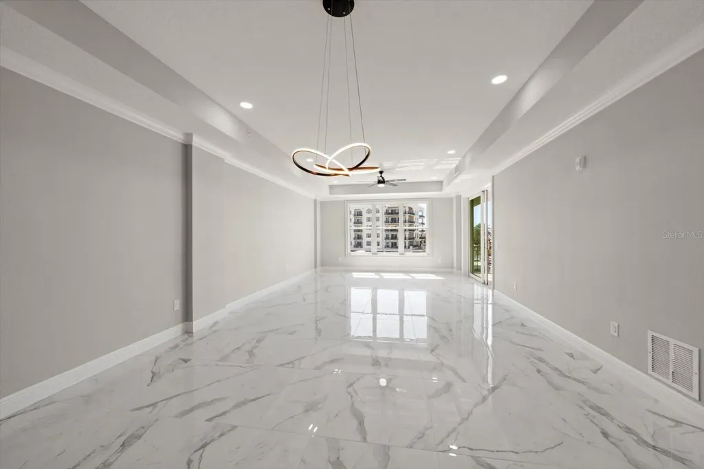 211 Dolphin Point Clearwater FL 33767