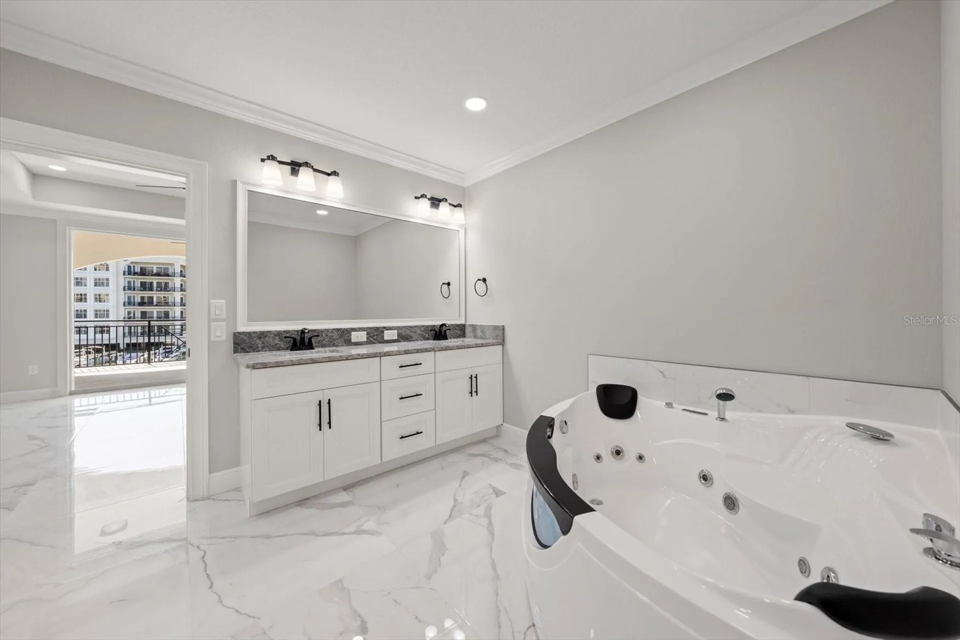 211 Dolphin Point Clearwater FL 33767