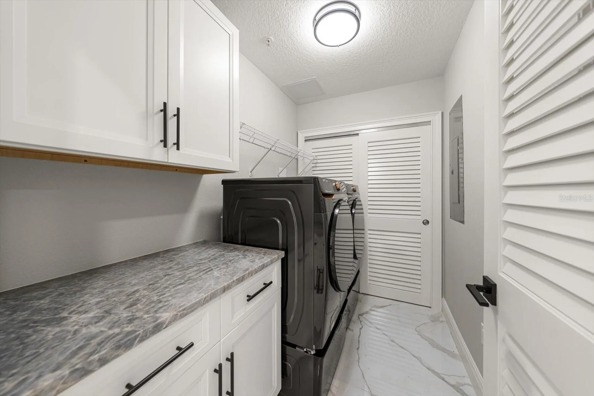 211 Dolphin Point Clearwater FL 33767