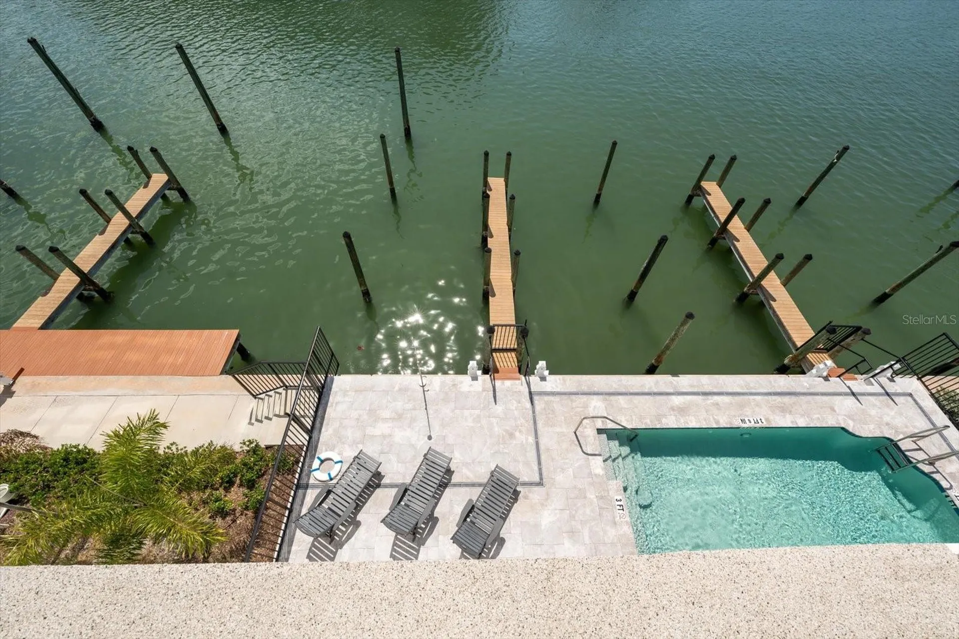 211 Dolphin Point Clearwater FL 33767
