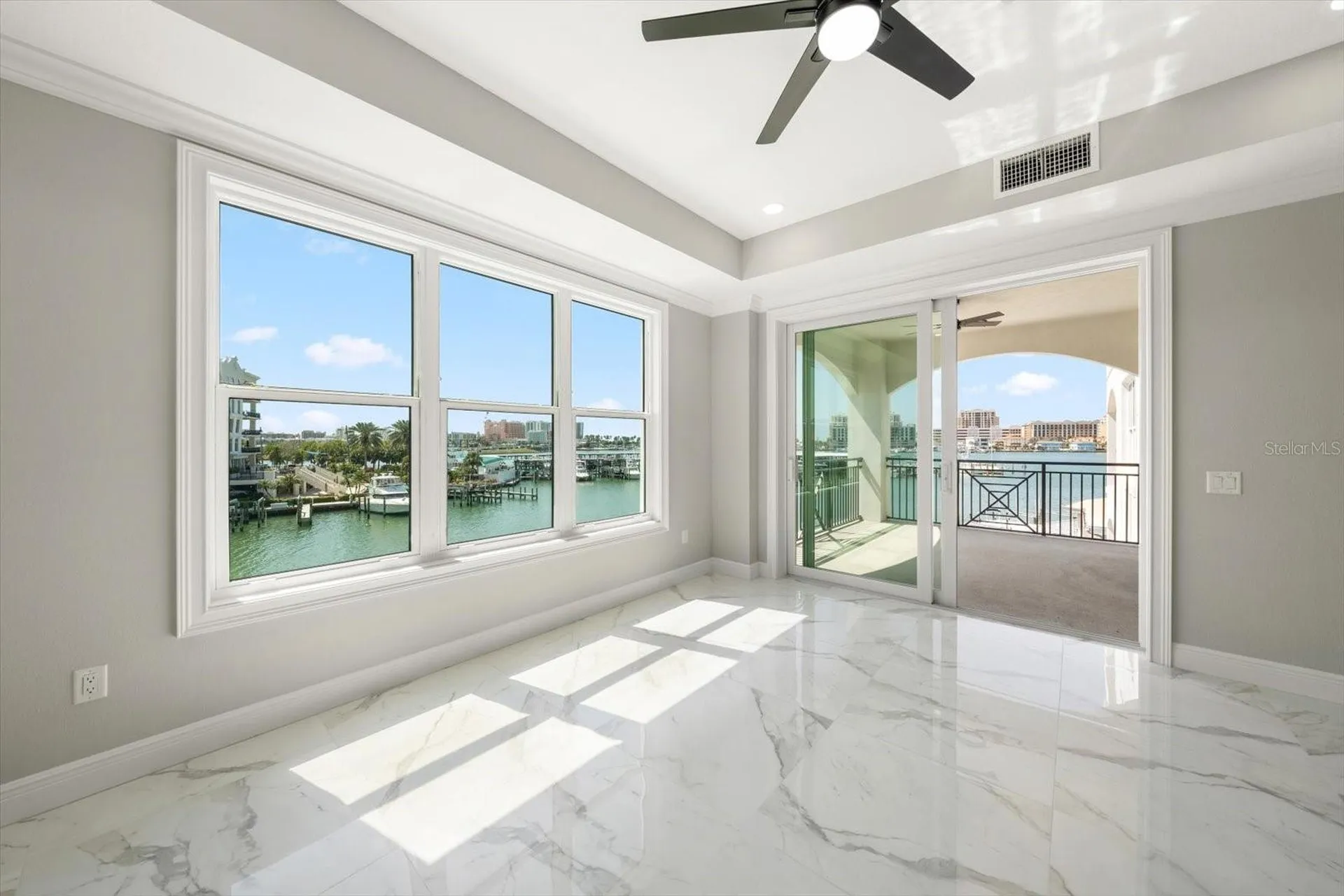 211 Dolphin Point Clearwater FL 33767