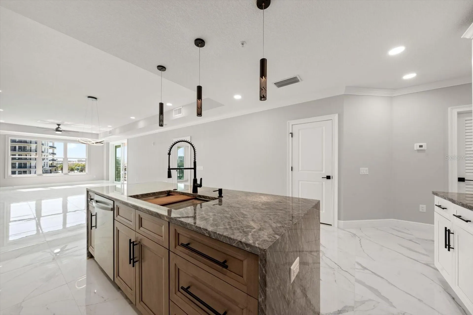 211 Dolphin Point Clearwater FL 33767