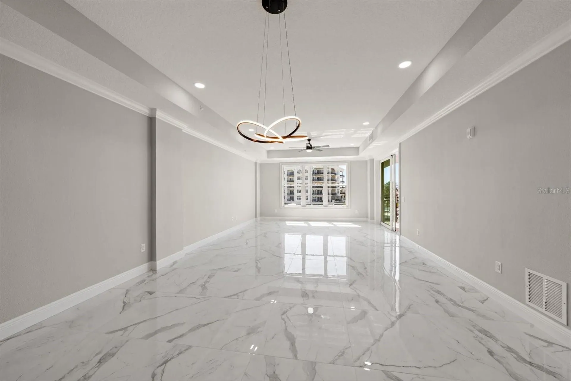 211 Dolphin Point Clearwater FL 33767