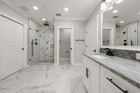 211 Dolphin Point Clearwater FL 33767