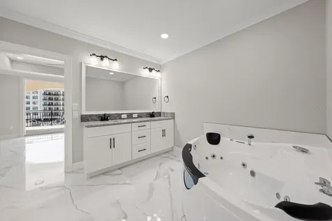 211 Dolphin Point Clearwater FL 33767