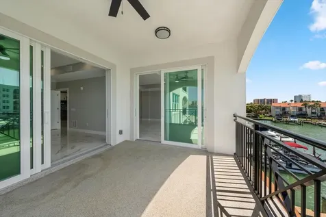 211 Dolphin Point Clearwater FL 33767