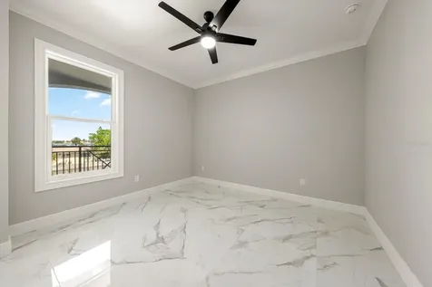 211 Dolphin Point Clearwater FL 33767