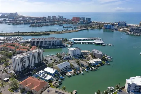 211 Dolphin Point Clearwater FL 33767