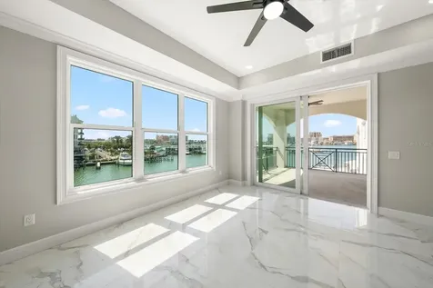211 Dolphin Point Clearwater FL 33767