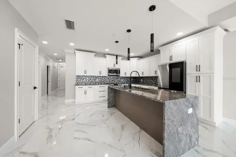 211 Dolphin Point Clearwater FL 33767