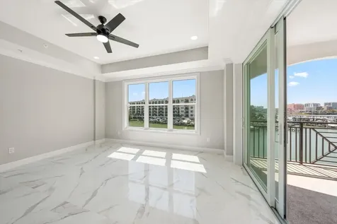211 Dolphin Point Clearwater FL 33767