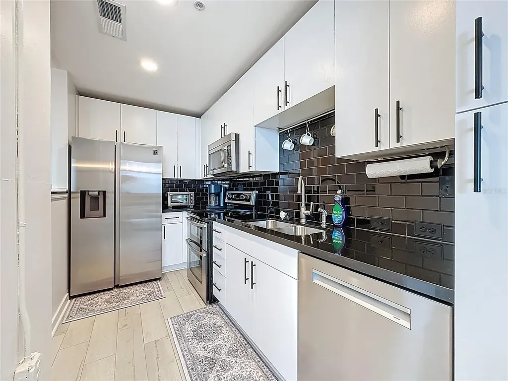 155 S Court Avenue Orlando FL 32801