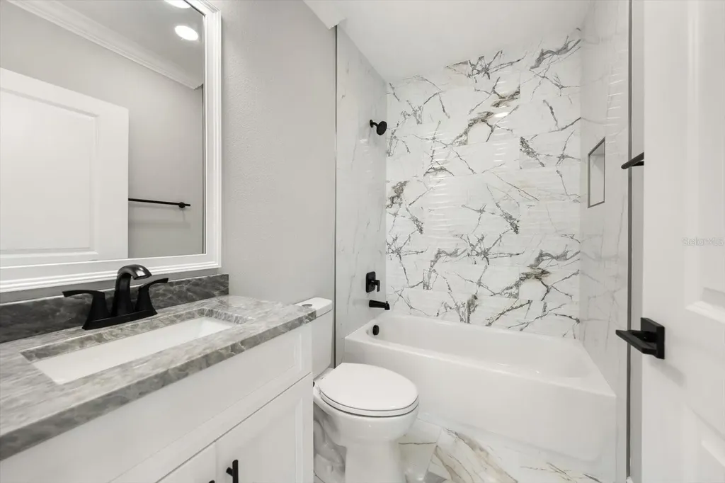 211 Dolphin Point Clearwater FL 33767