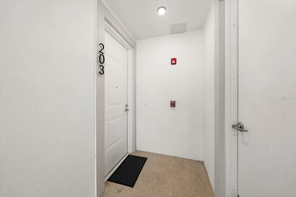 211 Dolphin Point Clearwater FL 33767