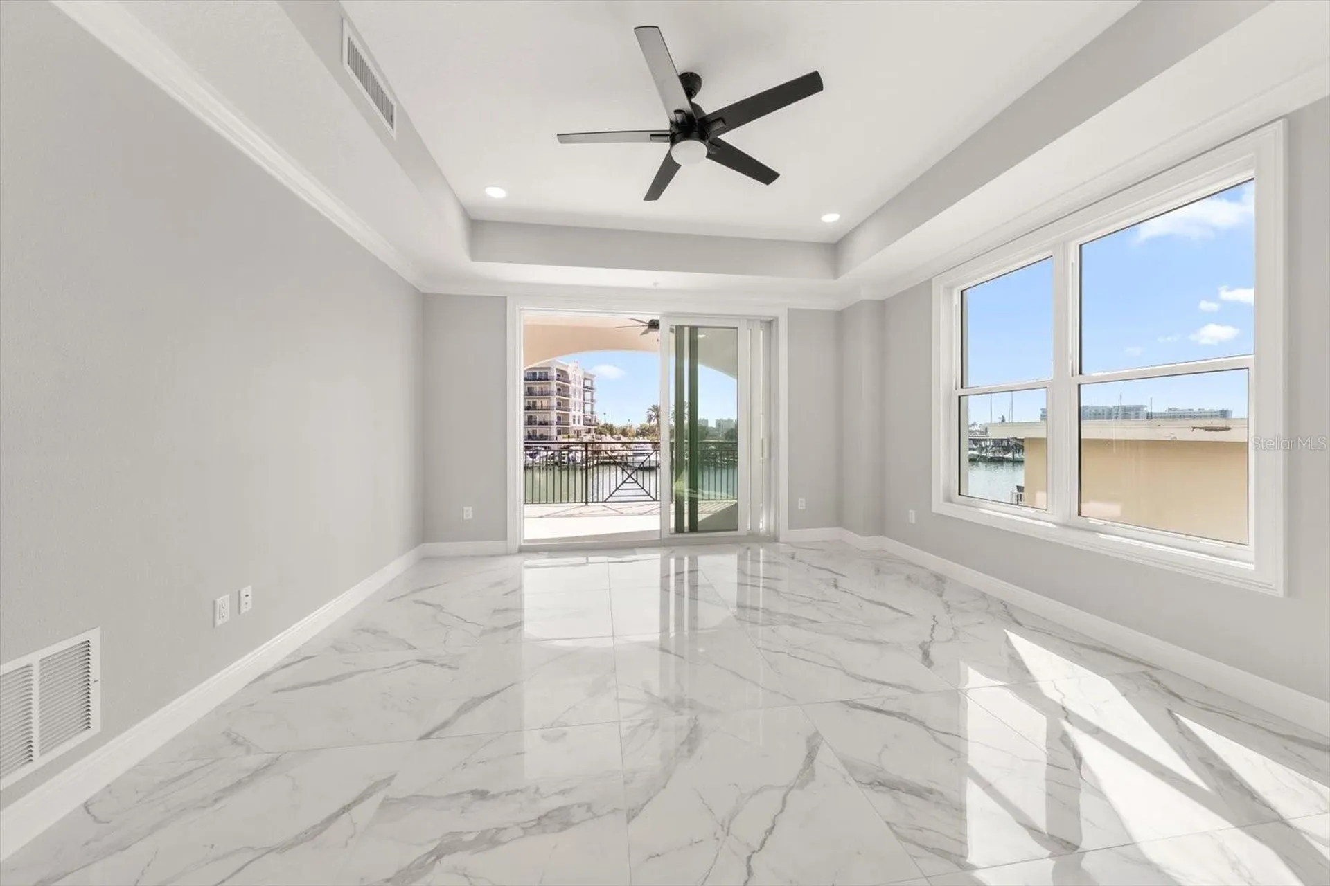 211 Dolphin Point Clearwater FL 33767