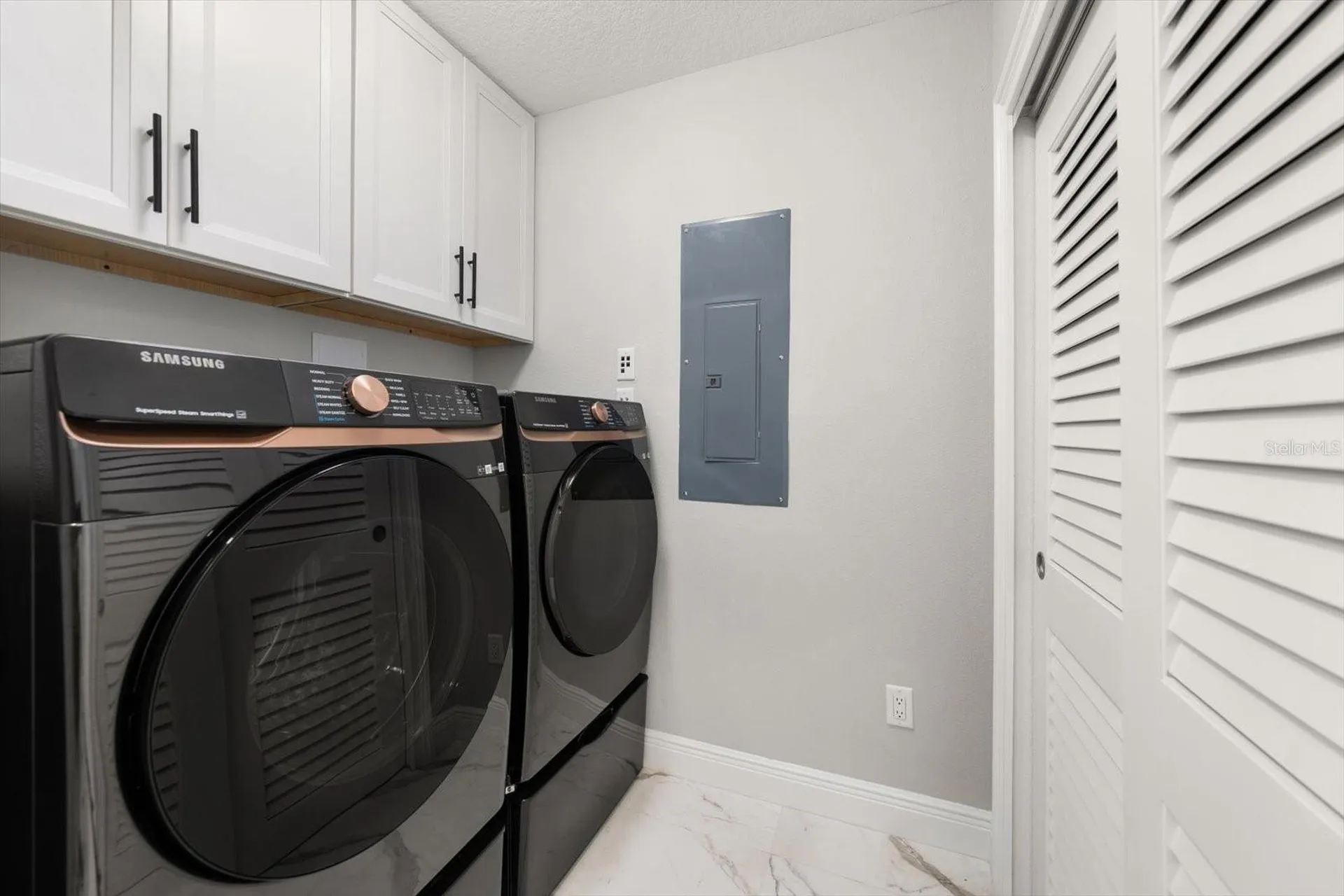 211 Dolphin Point Clearwater FL 33767