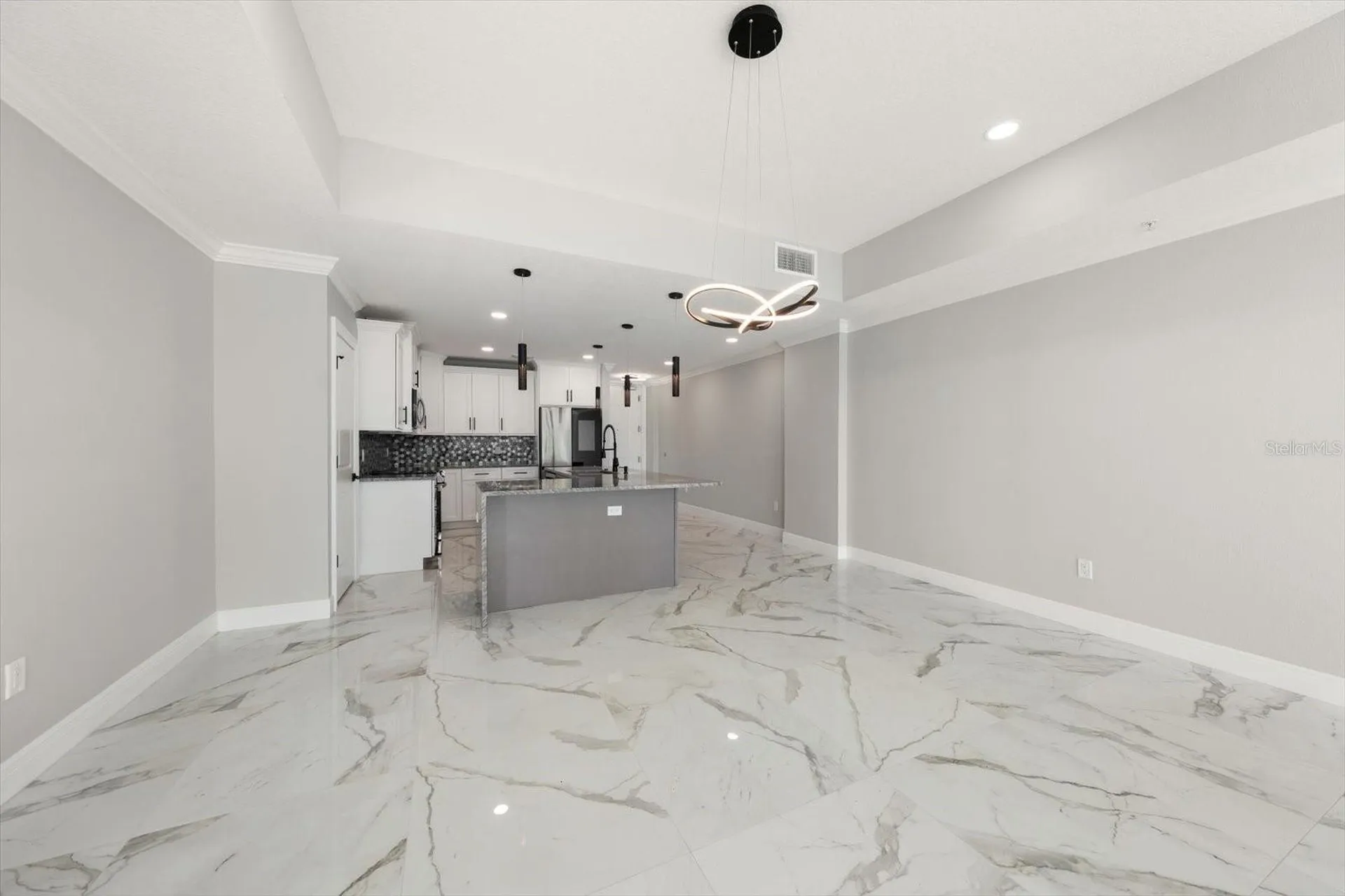 211 Dolphin Point Clearwater FL 33767