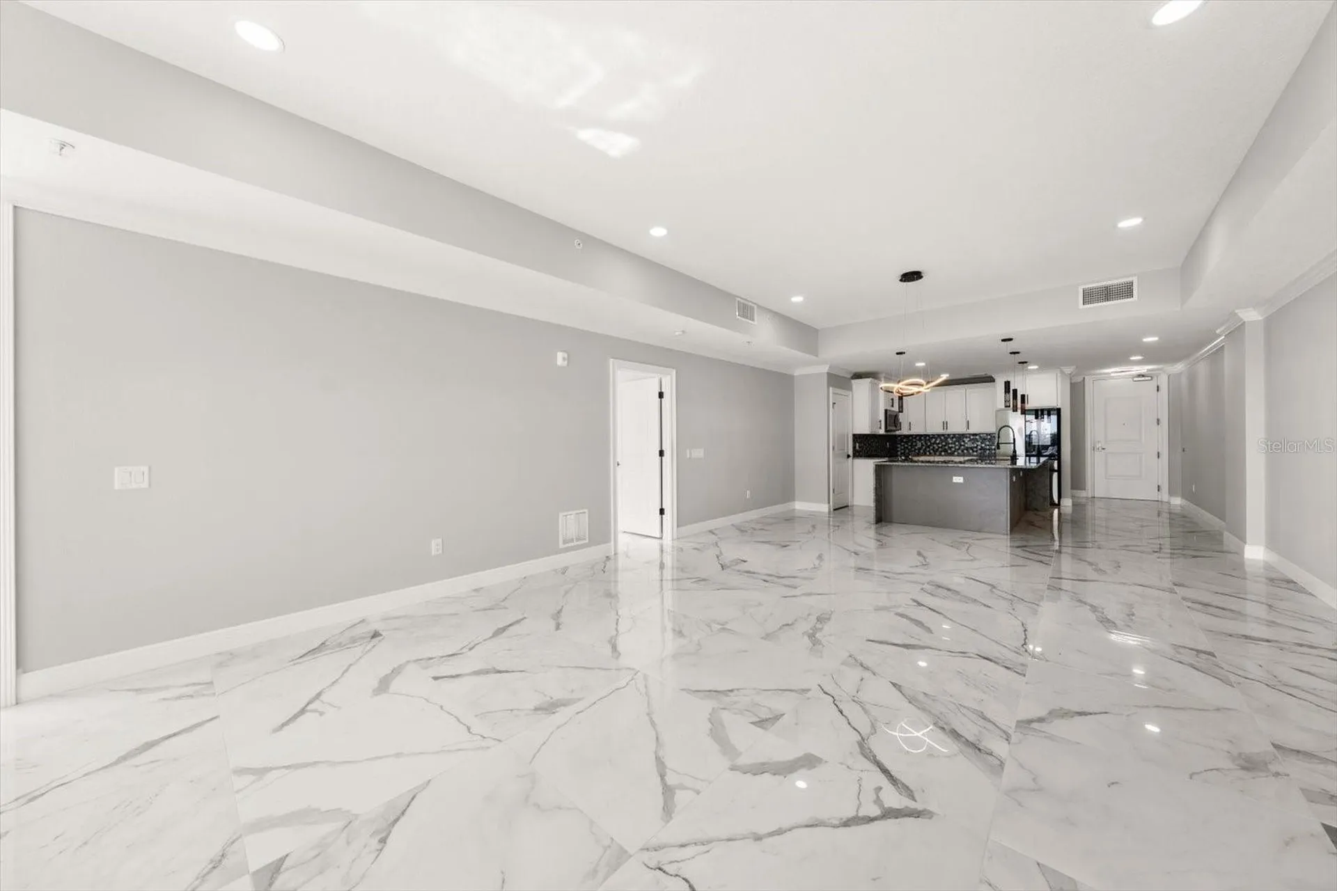 211 Dolphin Point Clearwater FL 33767