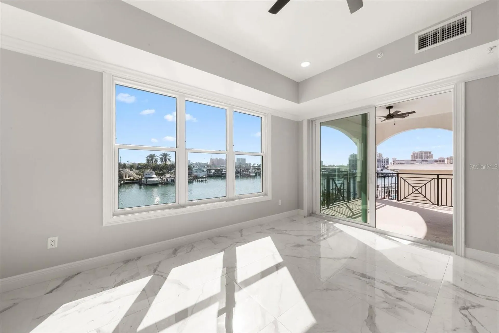 211 Dolphin Point Clearwater FL 33767
