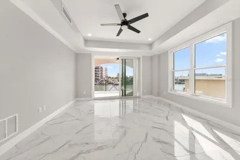 211 Dolphin Point Clearwater FL 33767