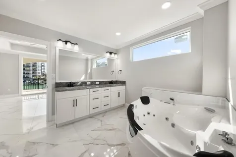 211 Dolphin Point Clearwater FL 33767