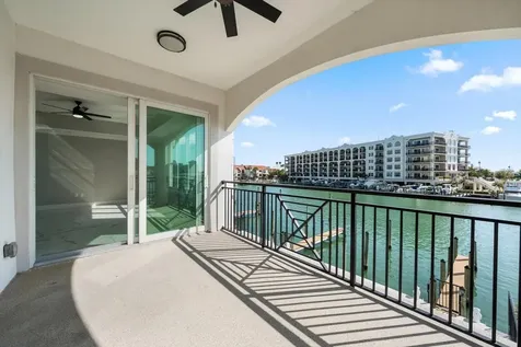 211 Dolphin Point Clearwater FL 33767