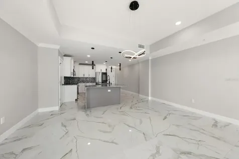 211 Dolphin Point Clearwater FL 33767
