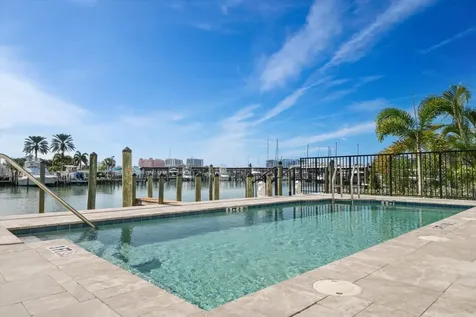 211 Dolphin Point Clearwater FL 33767